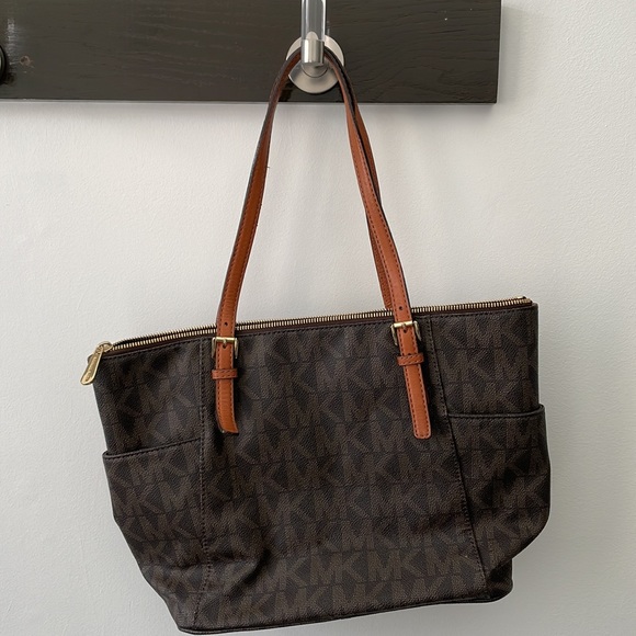 Michael Kors Logo Tote Bag - Picture 2 of 4